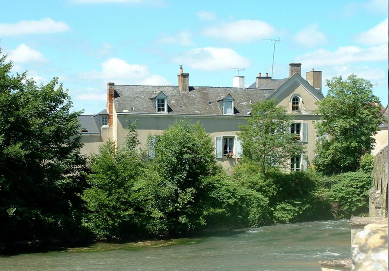 Chambres D'Hotes Le Pont Romain Montfort-le-Gesnois Esterno foto